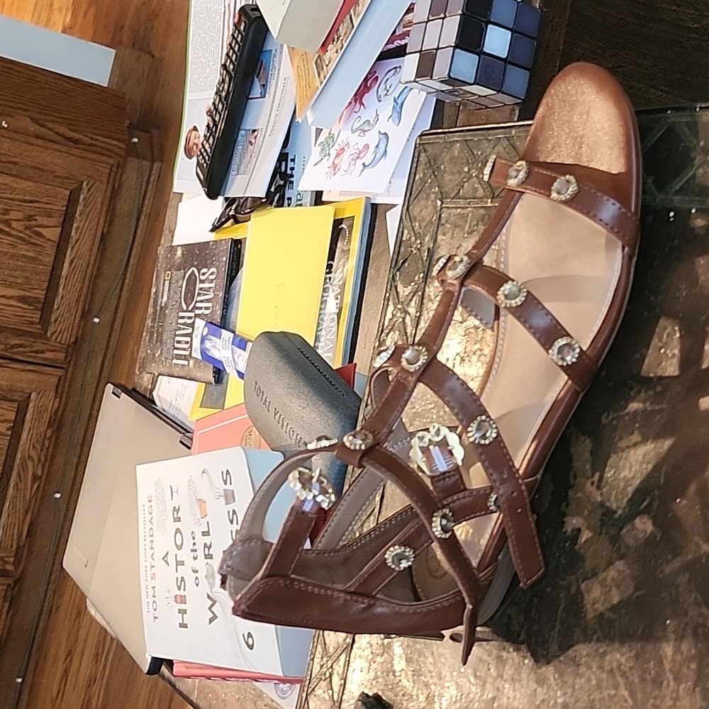 shoes - Picture 2 of 2